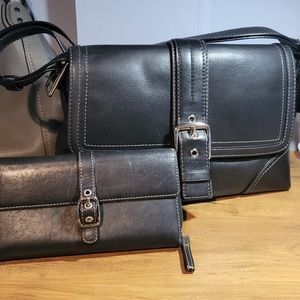 Like Brand New-Coach Bag with- Reposhing Matching Coach Wallet!!  Selling togeth